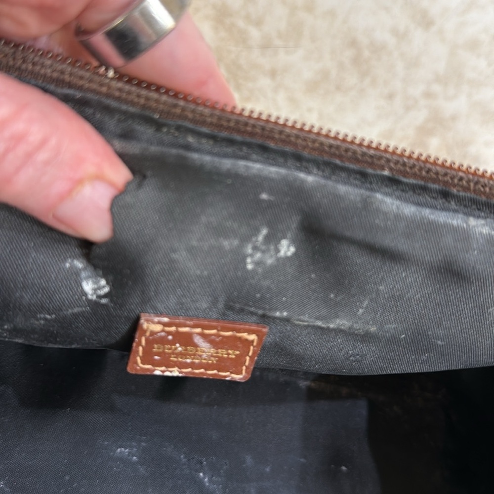 Authentic Vintage Burberry shaving kit (toiletries) in traditional novacheck. - Picture 14 of 14